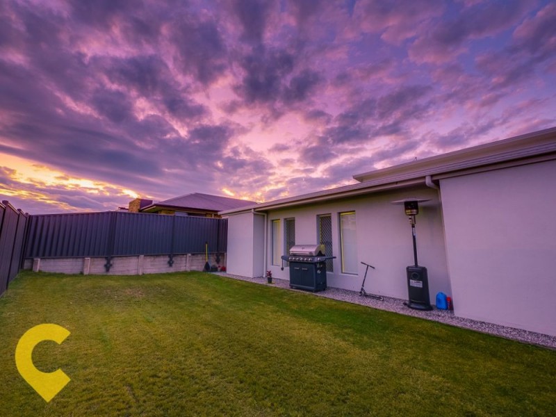 27 Maryland Drive, Regents Park QLD 4118