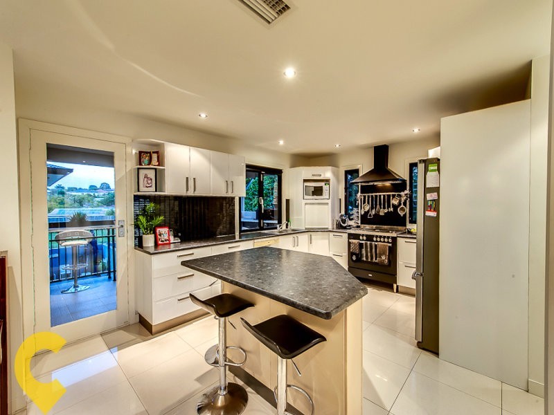 9 Stuart Place, Eight Mile Plains QLD 4113