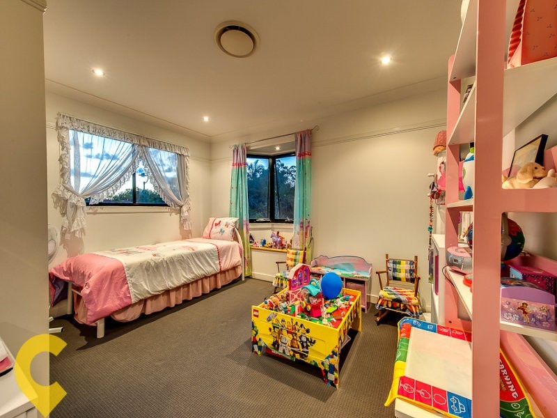 9 Stuart Place, Eight Mile Plains QLD 4113