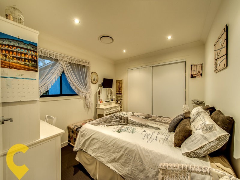 9 Stuart Place, Eight Mile Plains QLD 4113