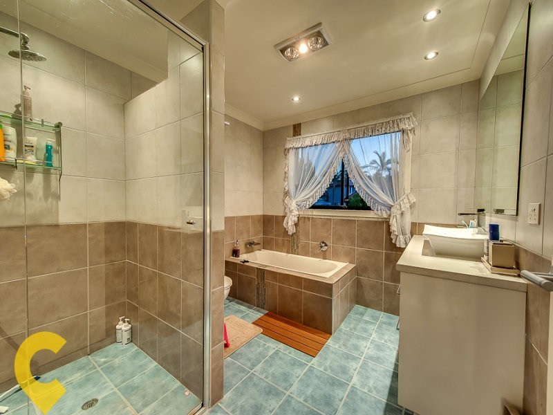 9 Stuart Place, Eight Mile Plains QLD 4113