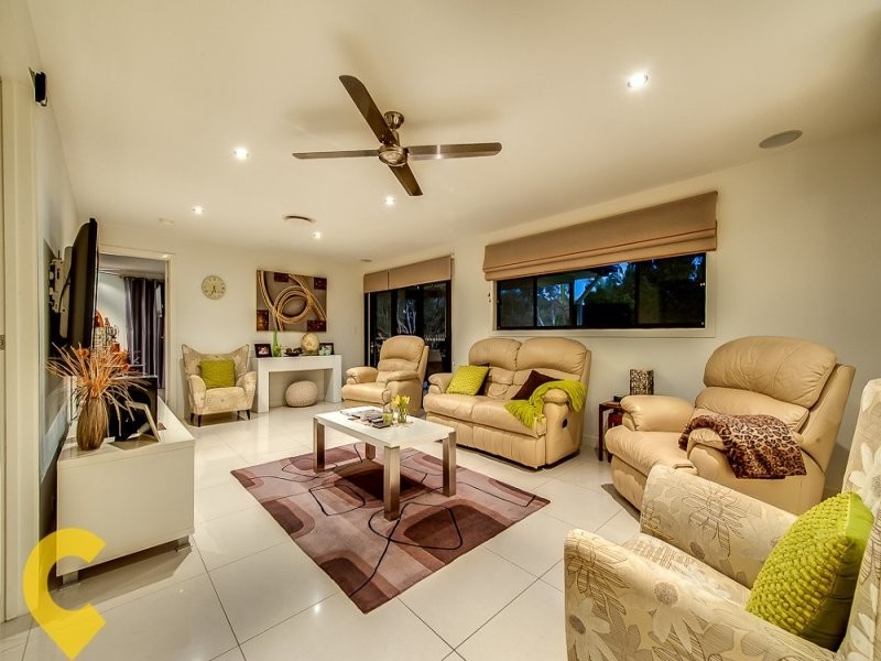 9 Stuart Place, Eight Mile Plains QLD 4113