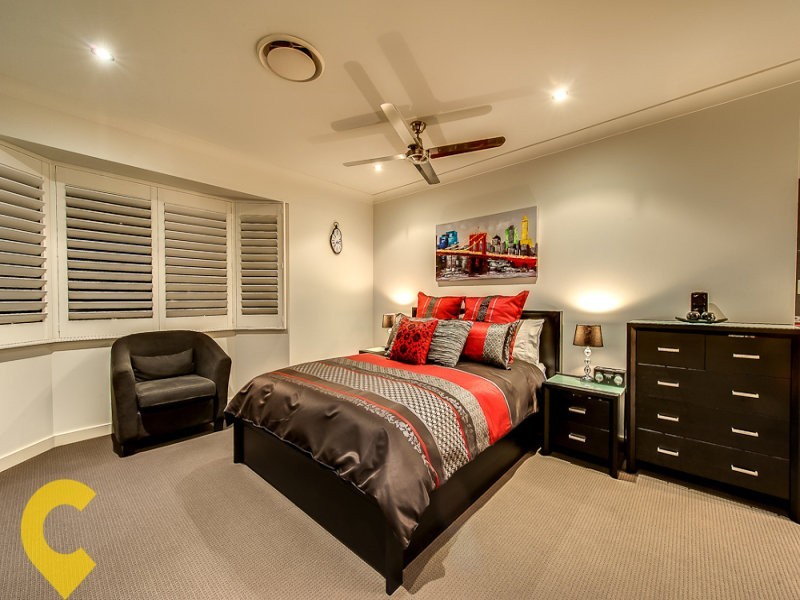 9 Stuart Place, Eight Mile Plains QLD 4113