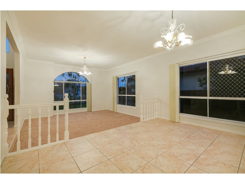 60 Delaney Circuit, Carindale QLD 4152