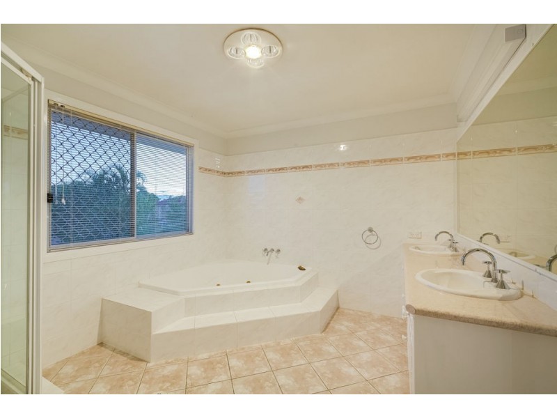 60 Delaney Circuit, Carindale QLD 4152