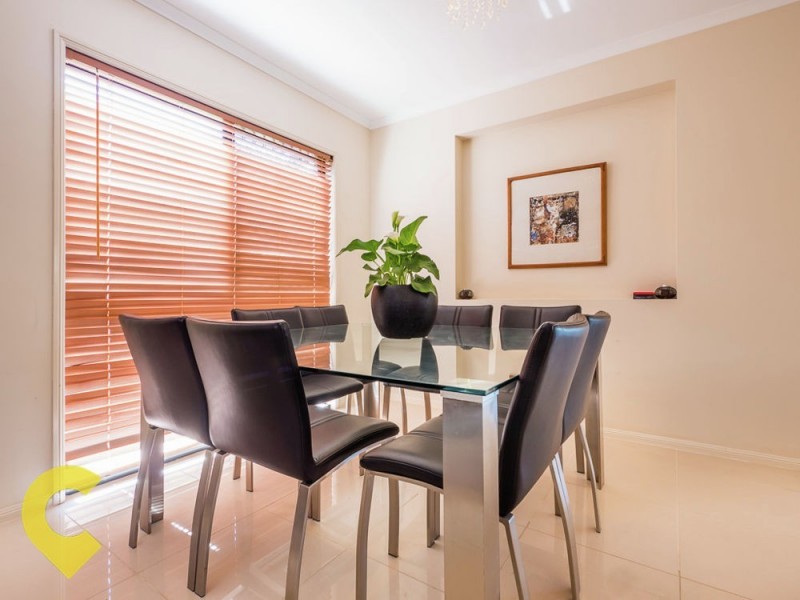 8 Yvonne Crescent, Mount Warren Park QLD 4207