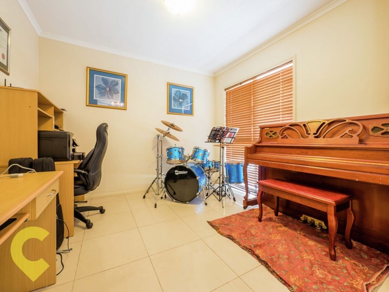 8 Yvonne Crescent, Mount Warren Park QLD 4207