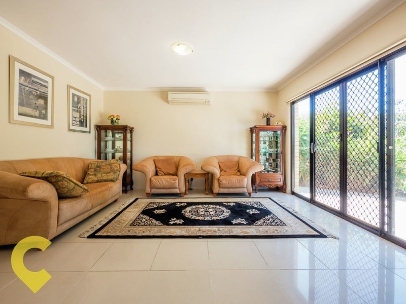 8 Yvonne Crescent, Mount Warren Park QLD 4207