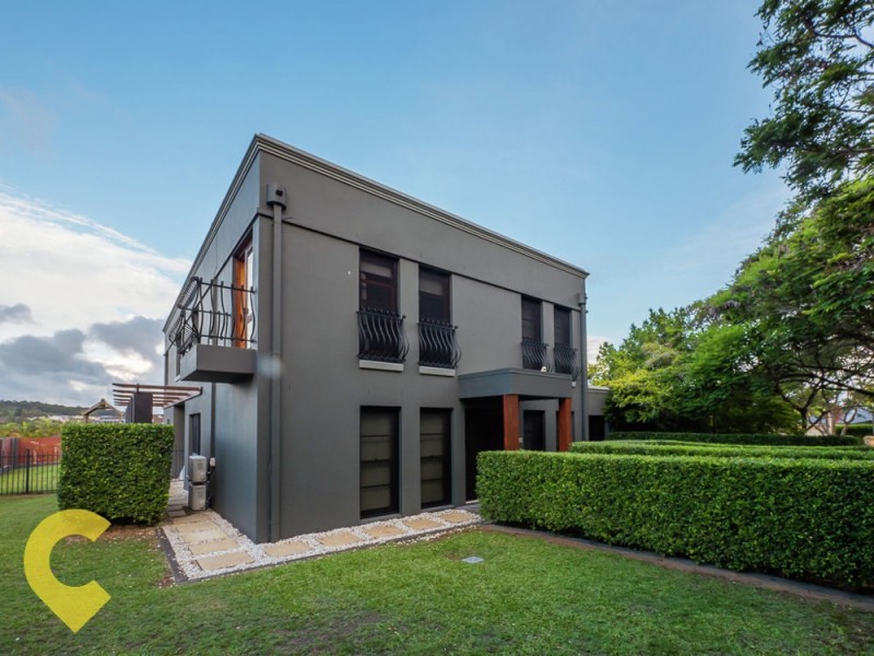 2 Ehlers Close, Carindale QLD 4152