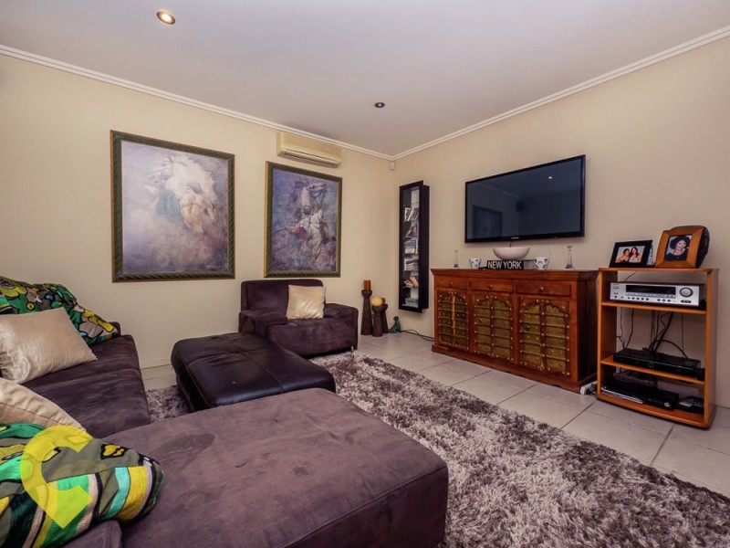 2 Ehlers Close, Carindale QLD 4152