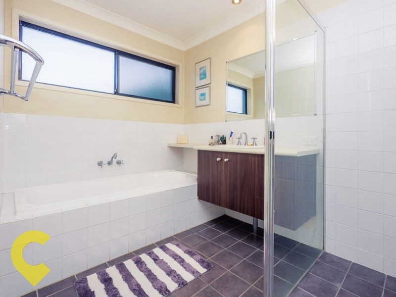 2 Ehlers Close, Carindale QLD 4152