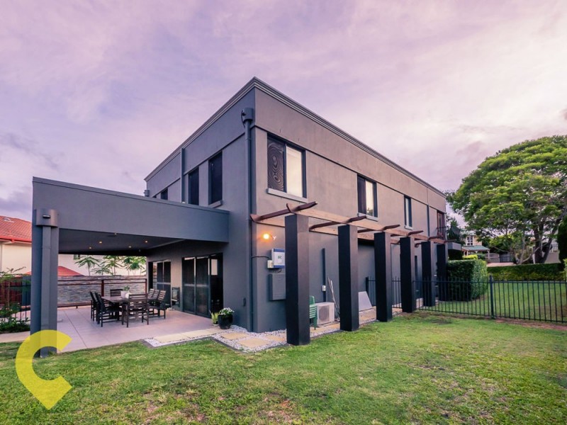 2 Ehlers Close, Carindale QLD 4152