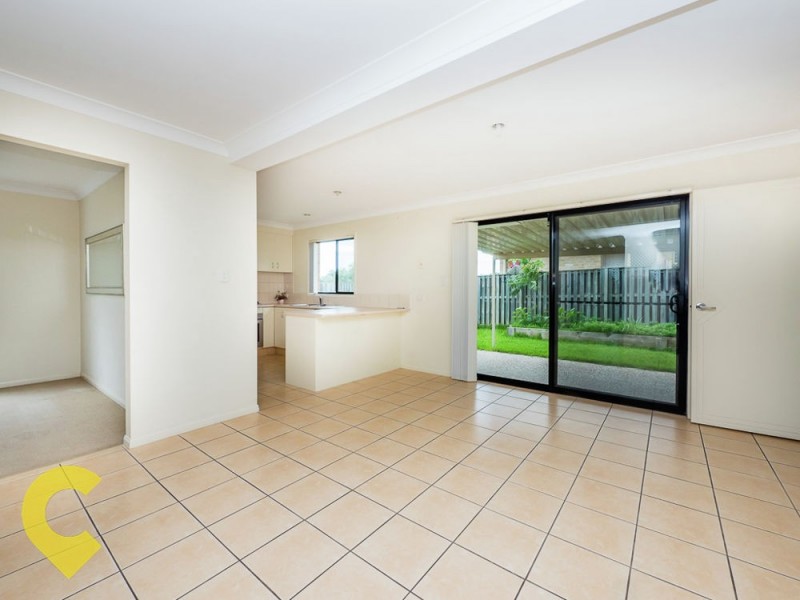 2 Apsley Crescent, Parkinson QLD 4115