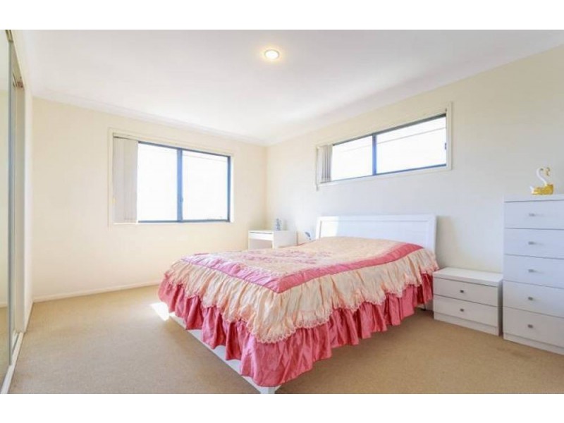 2 Apsley Crescent, Parkinson QLD 4115