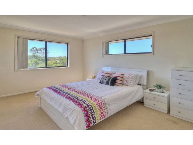 2 Apsley Crescent, Parkinson QLD 4115