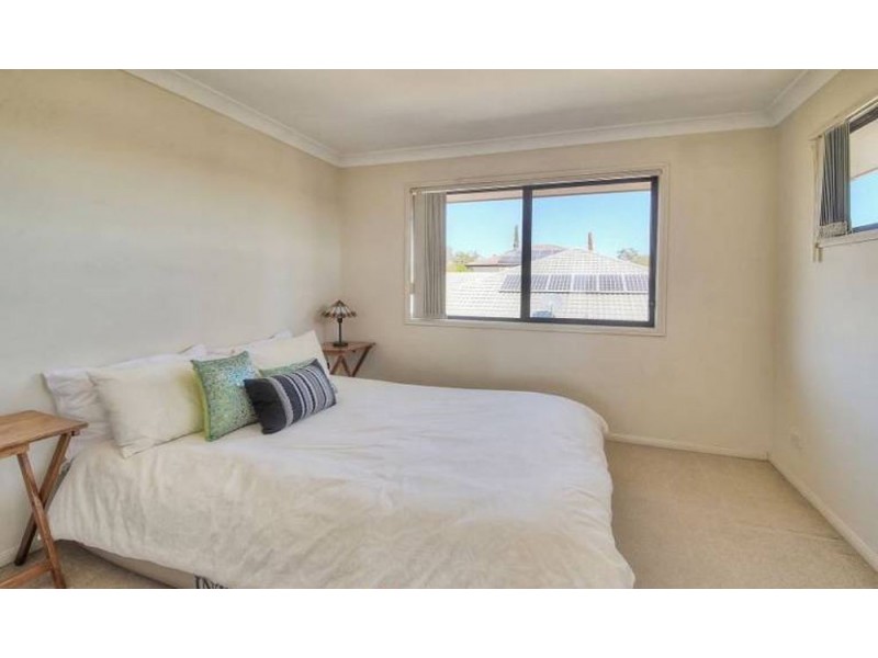 2 Apsley Crescent, Parkinson QLD 4115