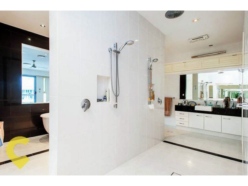 81 The Sovereign Mile, Paradise Point QLD 4216