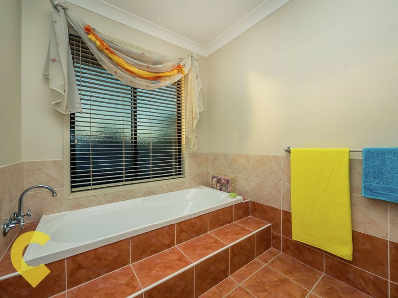 30 Silky Oak Crescent, Carindale QLD 4152