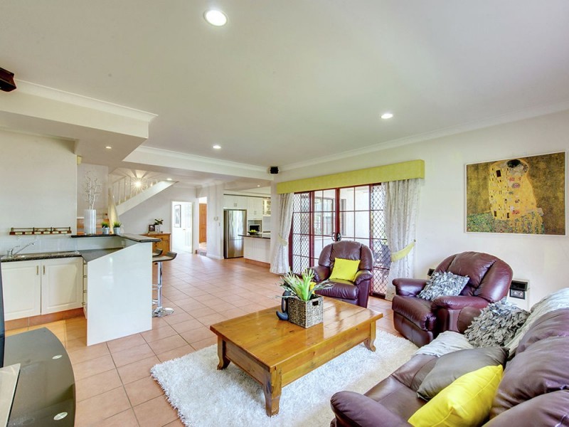 3 Beaulieu Crescent, Carindale QLD 4152