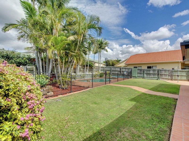 3 Beaulieu Crescent, Carindale QLD 4152