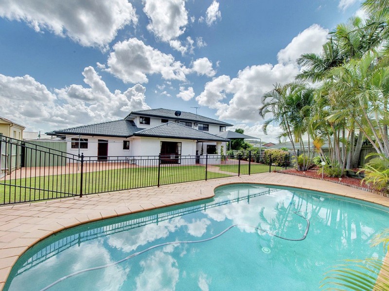 3 Beaulieu Crescent, Carindale QLD 4152