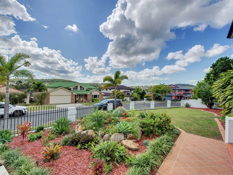 3 Beaulieu Crescent, Carindale QLD 4152