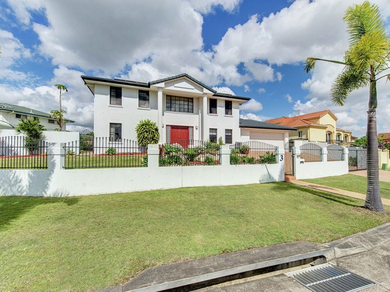 3 Beaulieu Crescent, Carindale QLD 4152