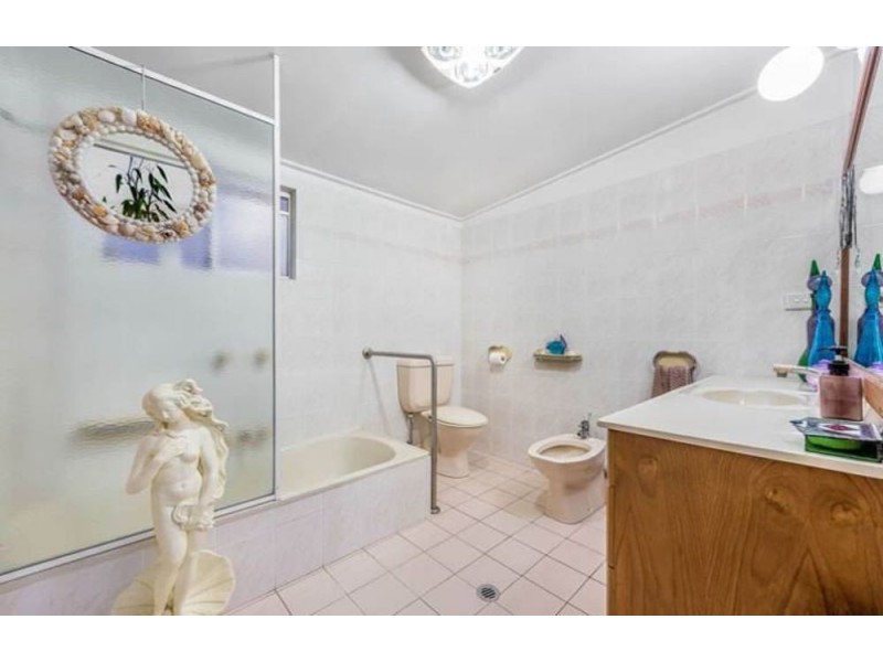 43 Donald Street, Camp Hill QLD 4152