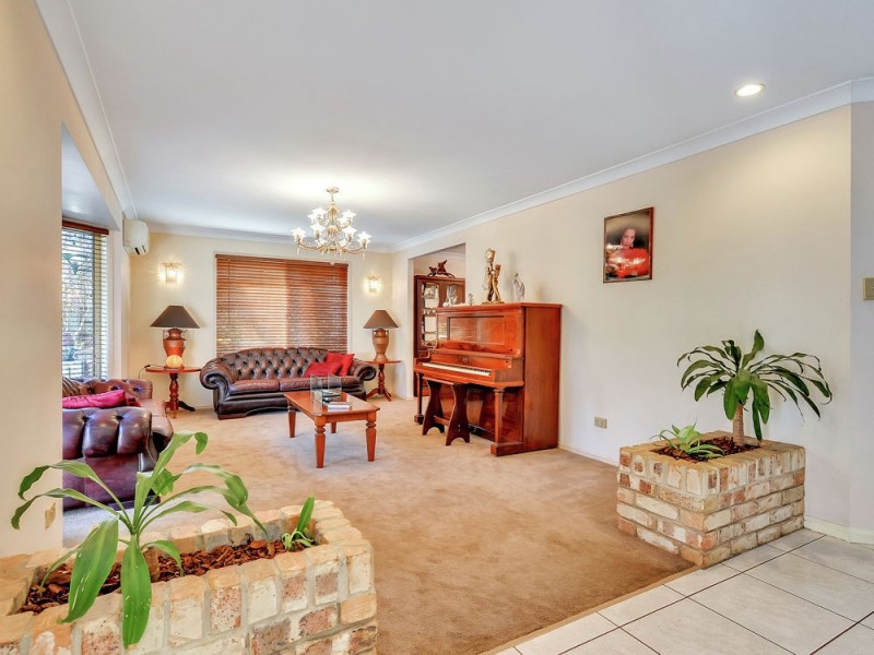 413 Kessels Road, Robertson QLD 4109