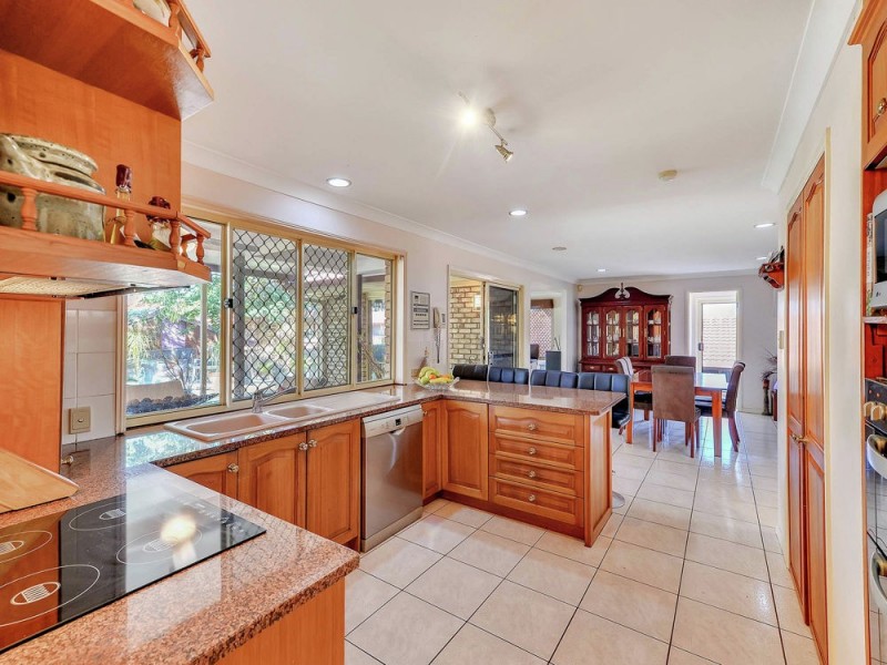 413 Kessels Road, Robertson QLD 4109