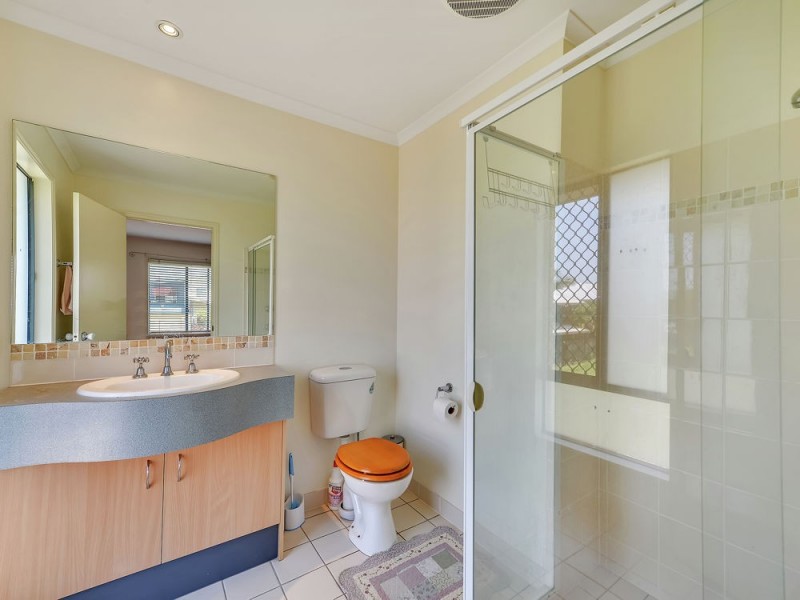 9 David Place, Manly West QLD 4179