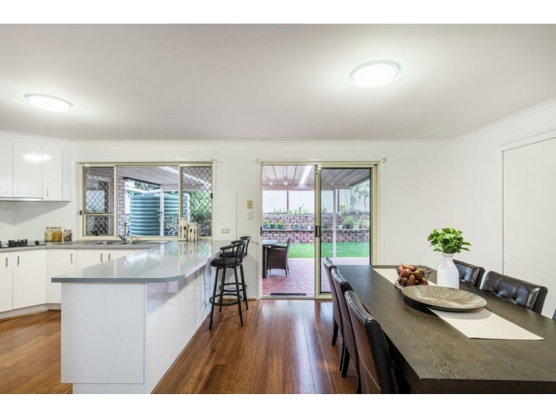 5 Conifer Street, Carindale QLD 4152