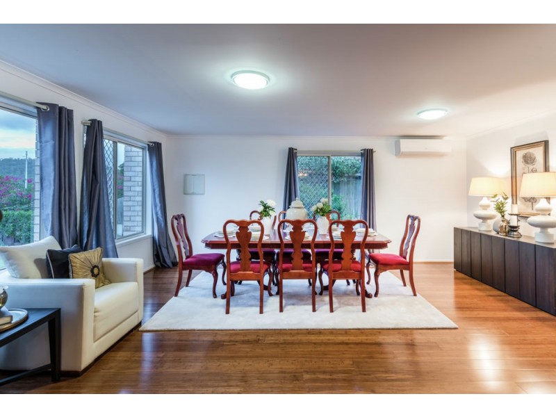 5 Conifer Street, Carindale QLD 4152