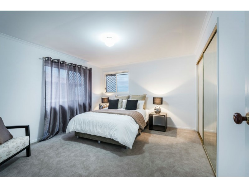 5 Conifer Street, Carindale QLD 4152