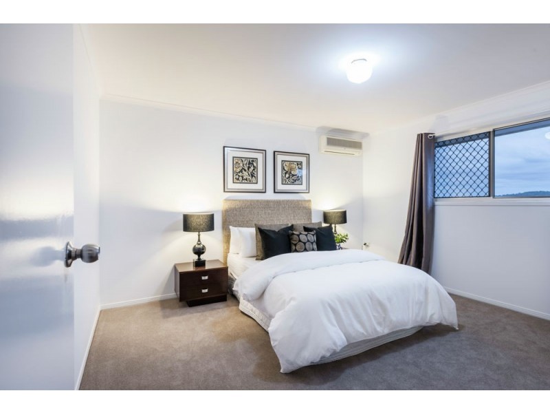 5 Conifer Street, Carindale QLD 4152