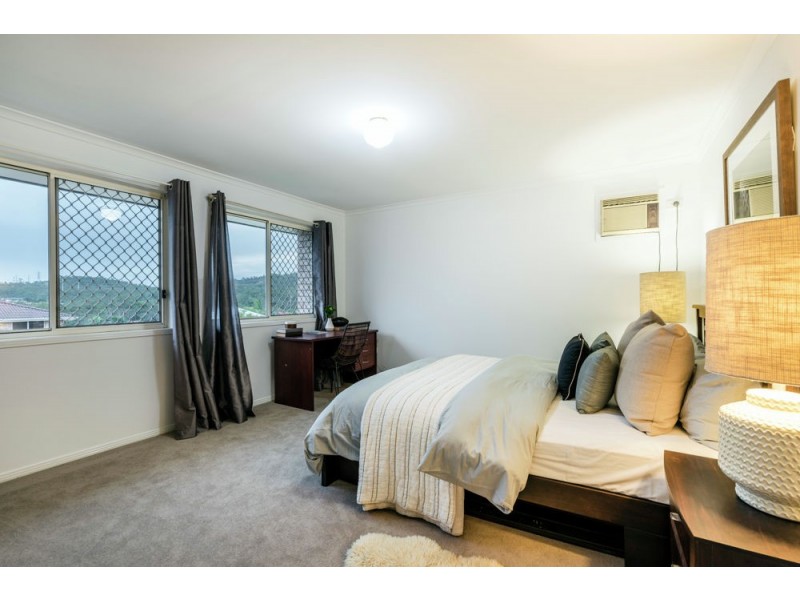 5 Conifer Street, Carindale QLD 4152