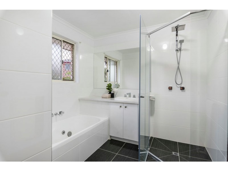 5 Conifer Street, Carindale QLD 4152