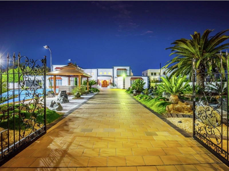 11 Grenoble Place, Raby Bay QLD 4163