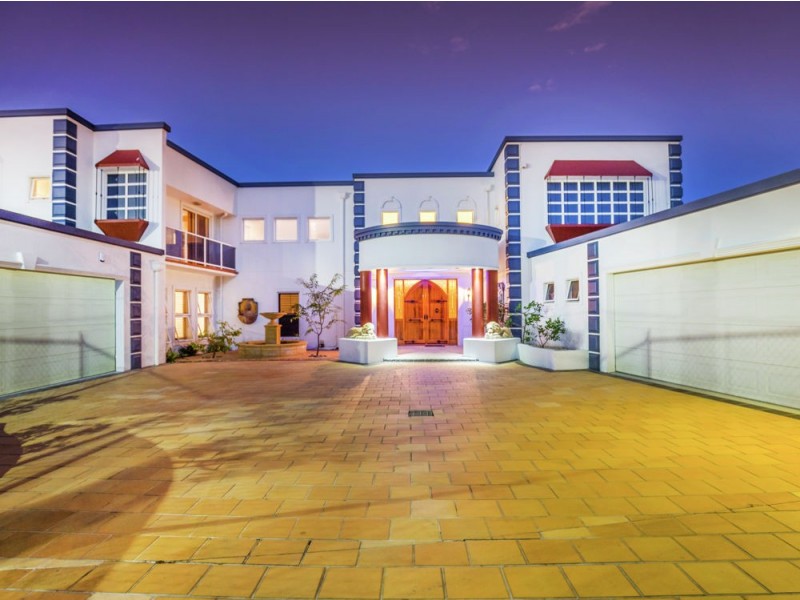 11 Grenoble Place, Raby Bay QLD 4163