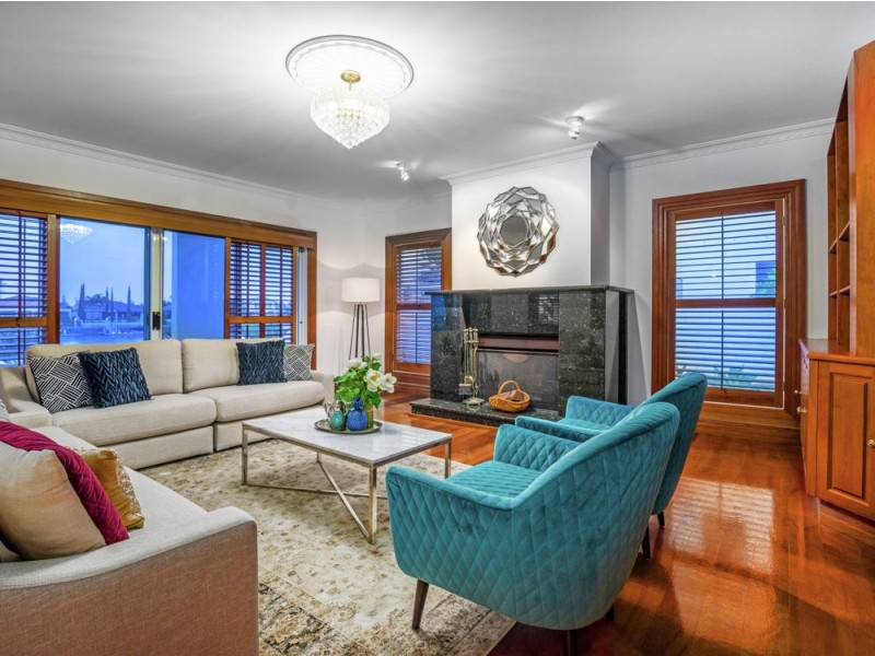 11 Grenoble Place, Raby Bay QLD 4163