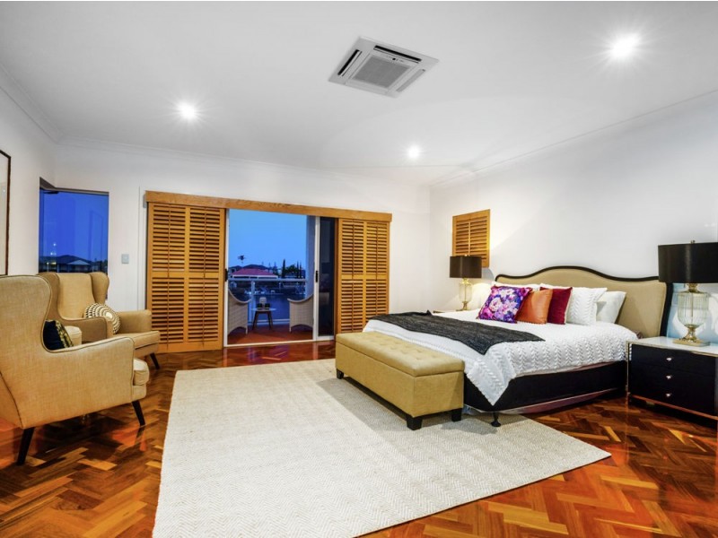 11 Grenoble Place, Raby Bay QLD 4163