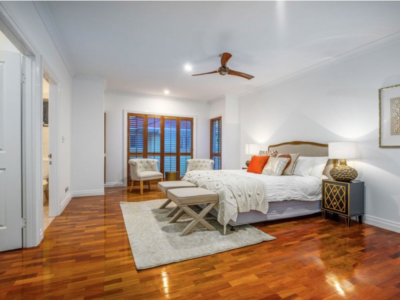 11 Grenoble Place, Raby Bay QLD 4163