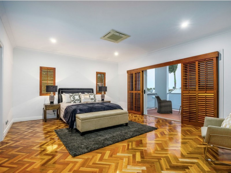 11 Grenoble Place, Raby Bay QLD 4163