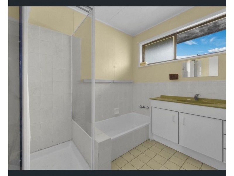 77 Grout Street, Macgregor QLD 4109