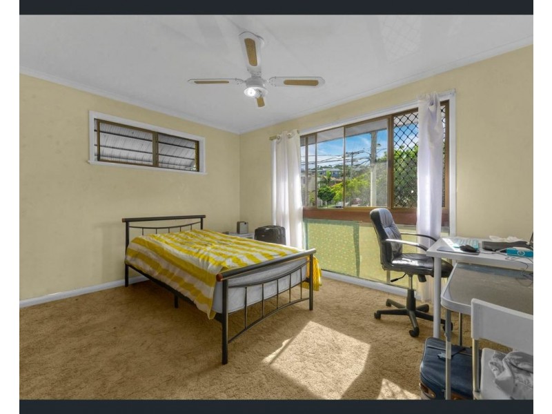 77 Grout Street, Macgregor QLD 4109