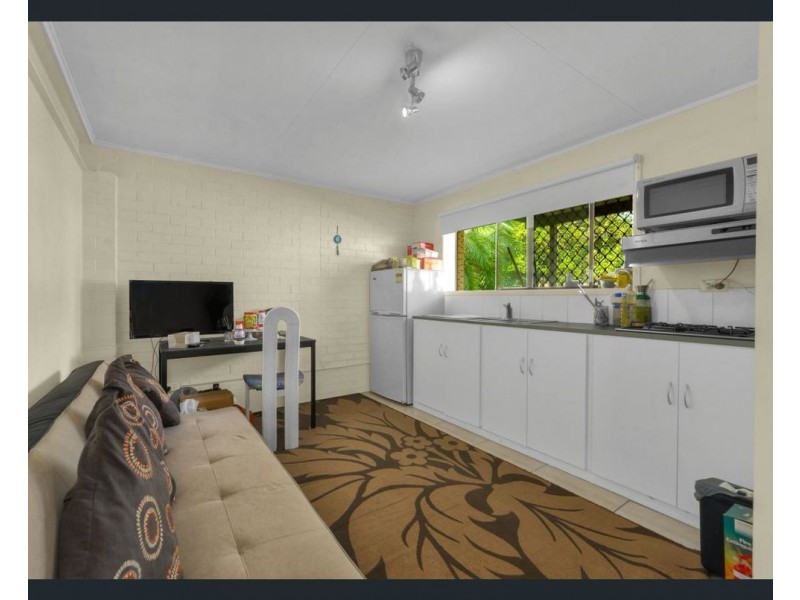 77 Grout Street, Macgregor QLD 4109
