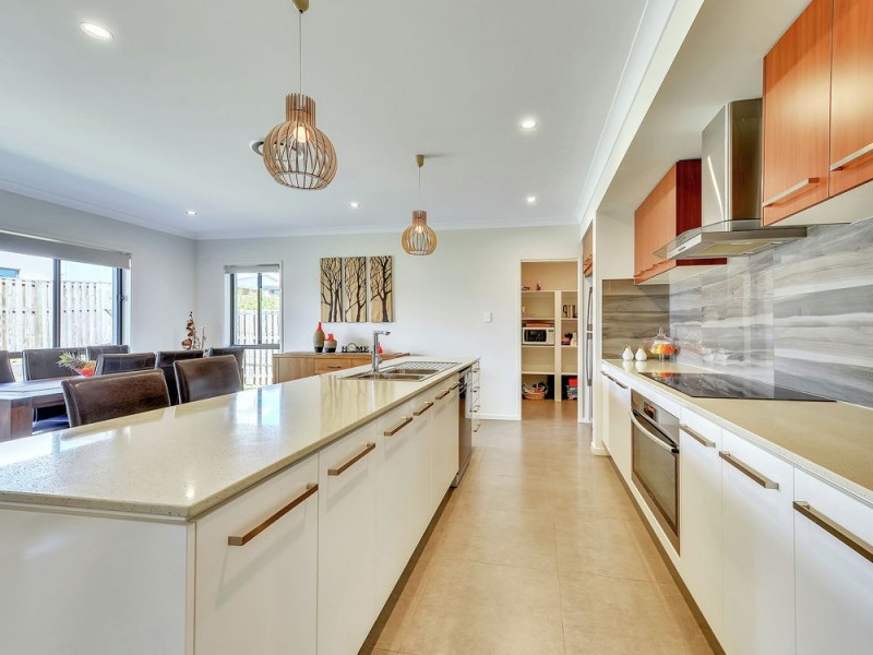 19 Plateau Place, Rochedale QLD 4123