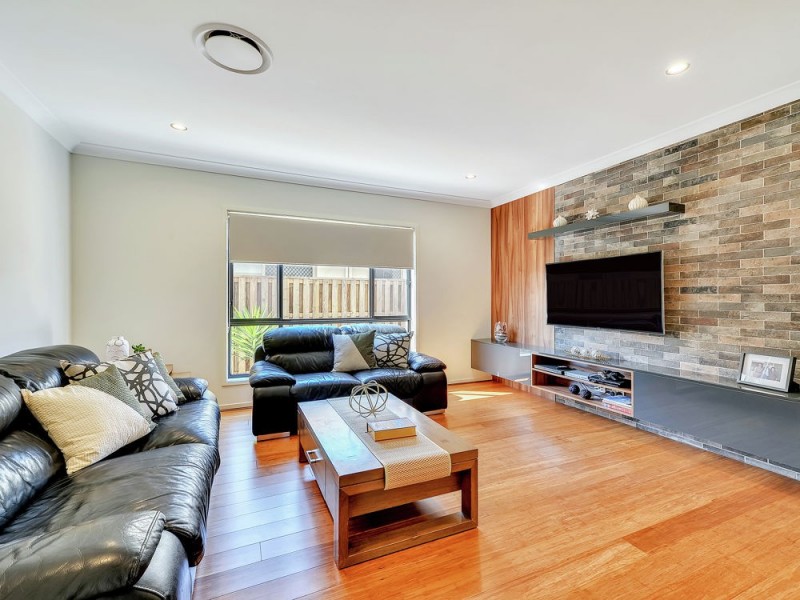19 Plateau Place, Rochedale QLD 4123
