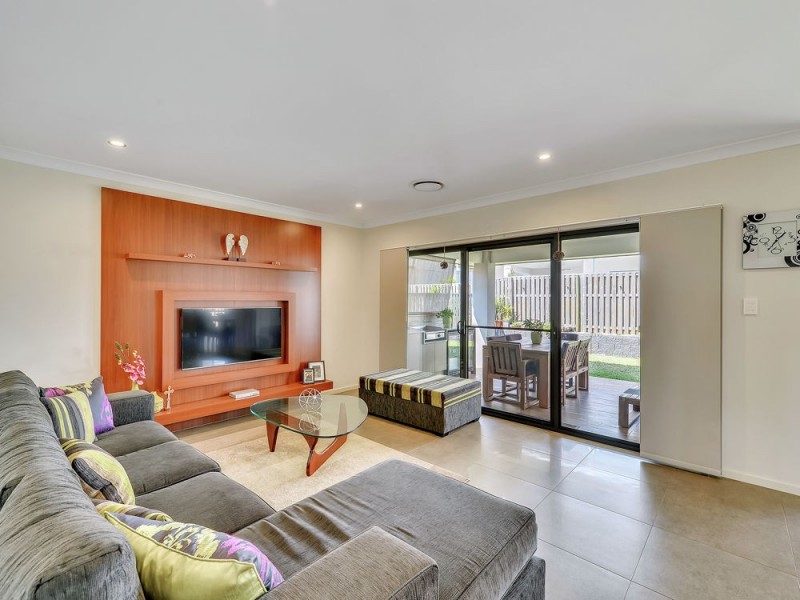 19 Plateau Place, Rochedale QLD 4123