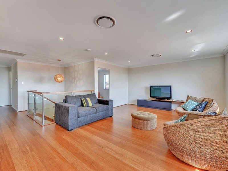 19 Plateau Place, Rochedale QLD 4123